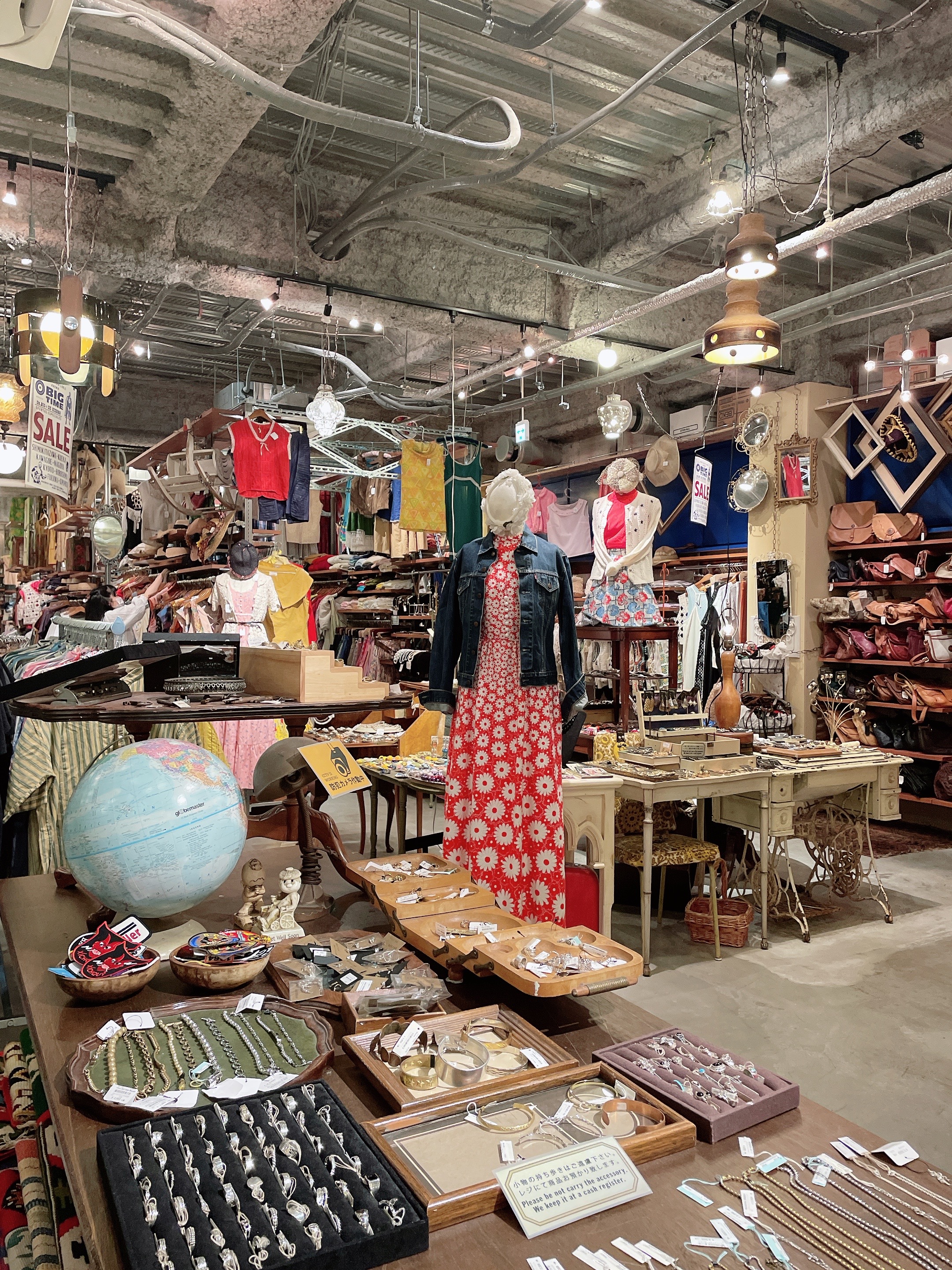 本通の新顔・気になる古着店を取材しました♪【本通マガジン「ウー」取材こぼれ話】｜広島本通商店街